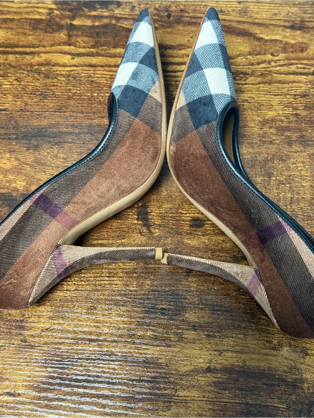 Burberry Black & Cream Check Pointed Toe Pumps - Picture 6 of 8